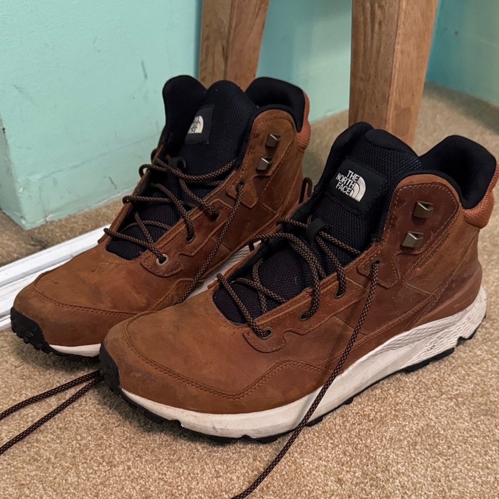 The North Face Men's Leather Brown and Black Boots